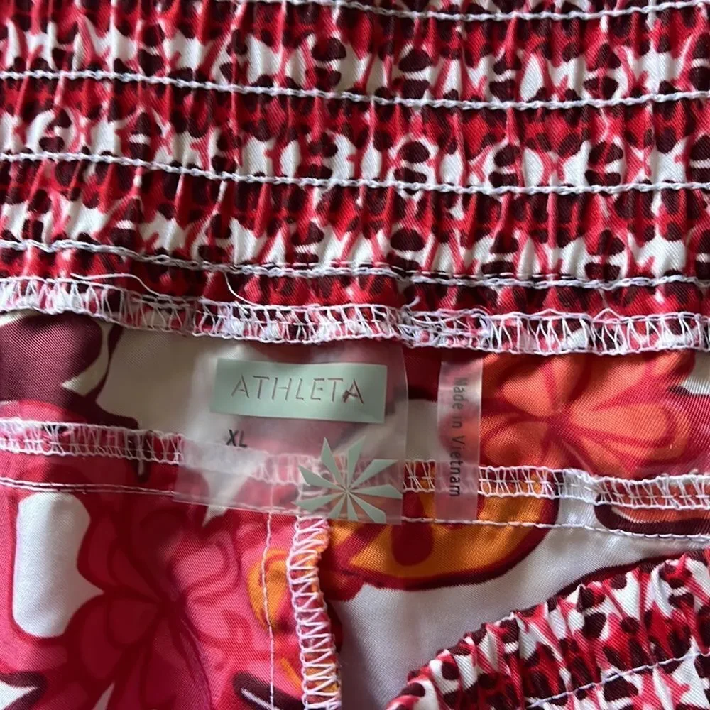 EXCELLENT CONDITION WOMEN’S SIZE XL ATHLETA FLORAL POLYESTER SKIRT